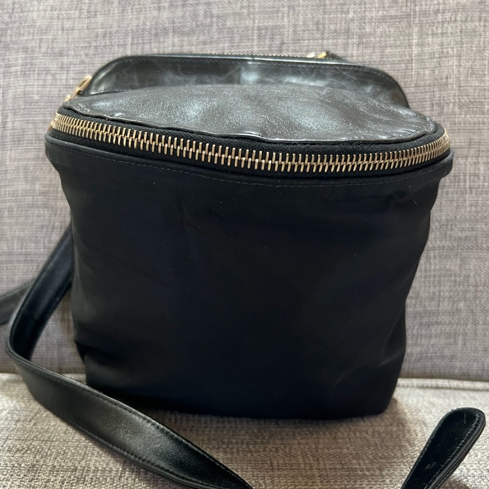 Johnny Farah Vintage Small Messenger Genuine Leather/Nylon Zip Wallet Interior